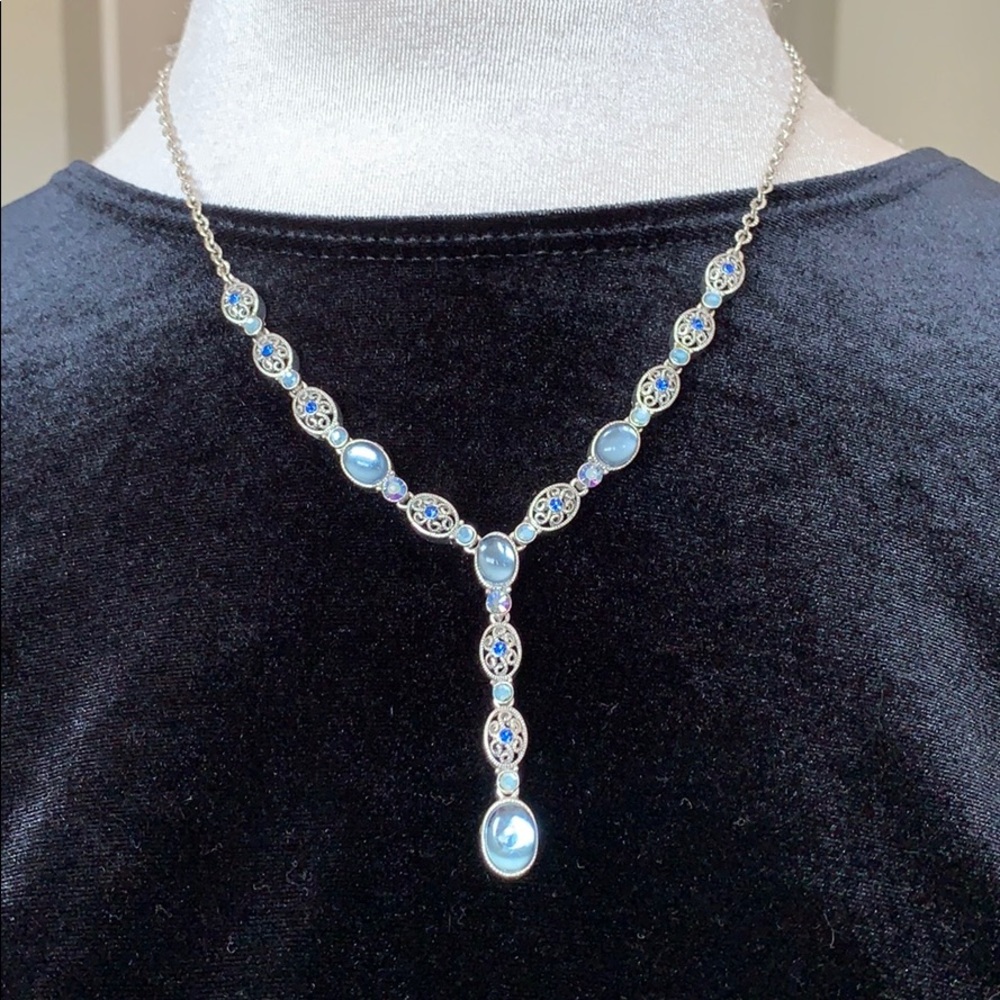 CLOSING SALE Vintage silver & blue beaded necklace